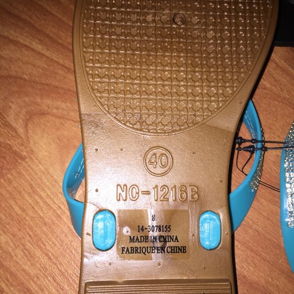 Privilege Size 8 Rhinestone Ladies Slippers - Picture 7 of 7